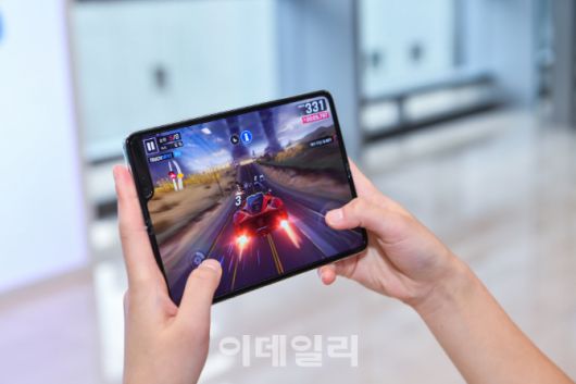 클릭하시면 큰 이미지를 볼 수 있습니다. 이데일리