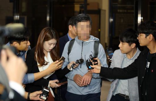 클릭하시면 큰 이미지를 볼 수 있습니다. 한국일보