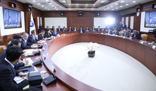 클릭하시면 큰 이미지를 볼 수 있습니다. 한국일보