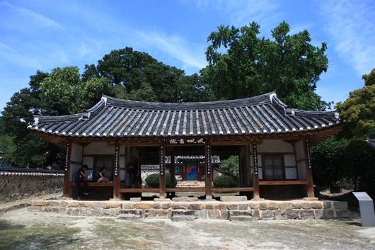 한국일보