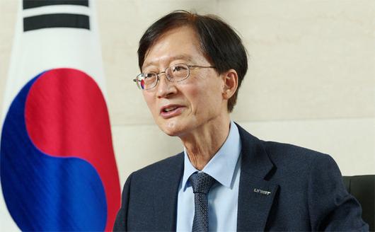 동아일보