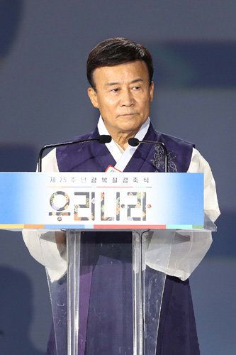 동아일보