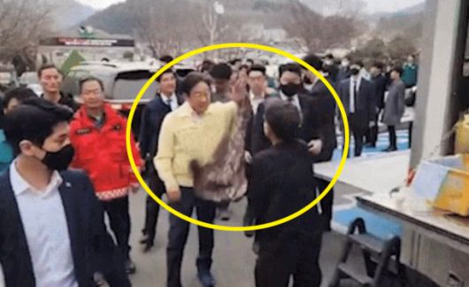 동아일보