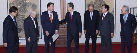 동아일보