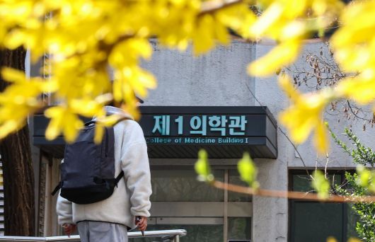 동아일보