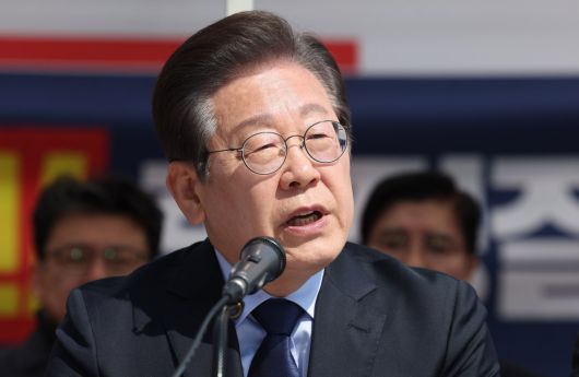 동아일보