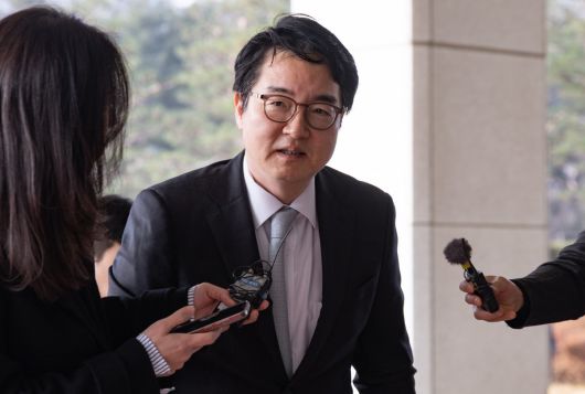 동아일보
