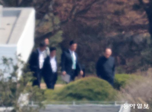동아일보