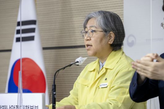 동아일보