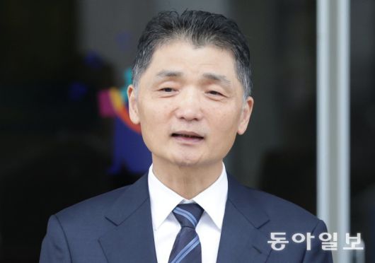 동아일보