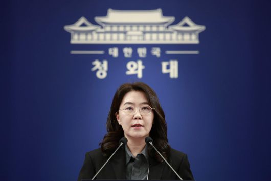 동아일보