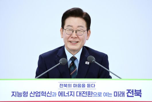 동아일보