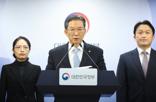 동아일보