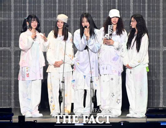 더팩트