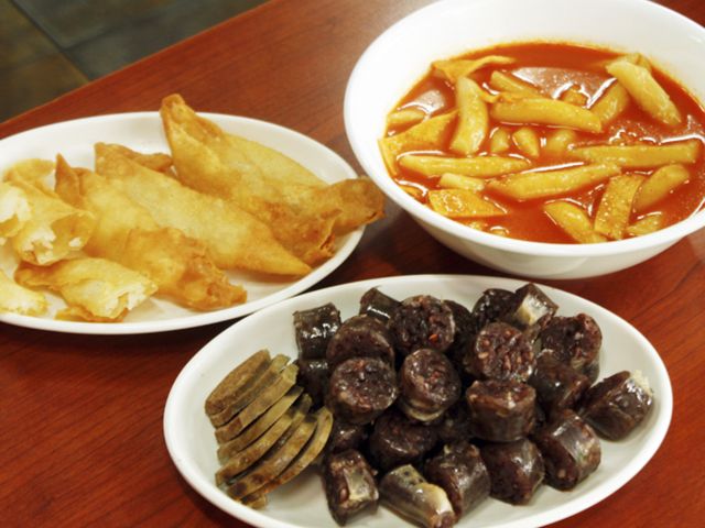 떡볶이, 김밥, 순대 3대장이 맛있기로 소문난 서울 분식 맛집 : 허브줌 떡볶이, 김밥, 순대 3대장이 맛있기로 소문난 서울 분식 맛집