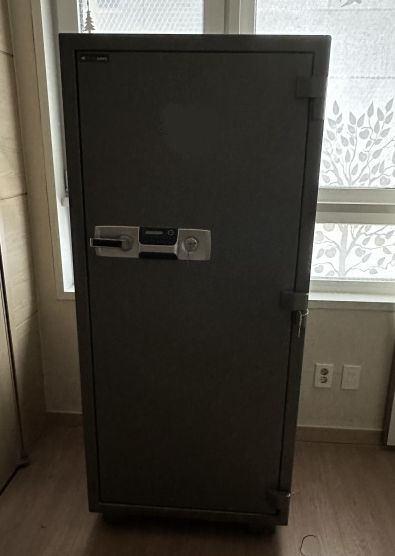 A 씨가 은닉했던 금고. 춘천지검 제공