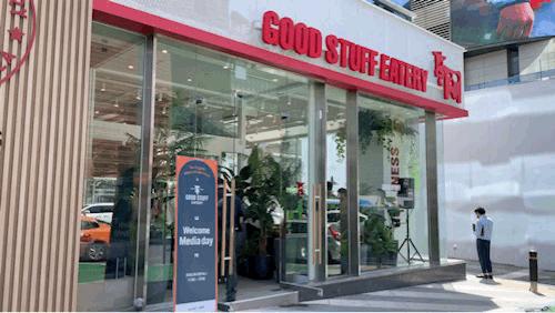 [르포]버거 각축지 강남서 맛으로 붙는다…건설사 론칭 오바마버거 1호점 : ZUM 뉴스