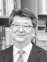 고려대 미디어대학 교수