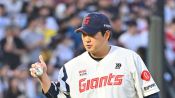 <b>정훈 눈물의 은퇴식, 고교 후배가 승리 선물하다..."정훈 선배의 기부 덕분에 후배들이 프로선수로 잘 성장할 수 있었다"</b>