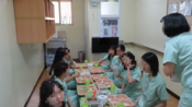 <b>‘국내 최대’ 청주여자교도소 가보니···4인실에 최대 8명, 교도관 18명이 750명 대응</b>