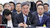 <b>국감 질의 답하는 윤호중 장관</b>