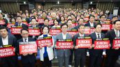 <b>김민석 “전국에 ‘법치파괴 조희대 물러나라’ 현수막 걸라 지시”</b>