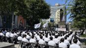 <b>광화문 나온 대한항공 조종사노조…"합병서열 합의 먼저"</b>