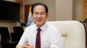 <b>"처녀 수입하자" 망언 진도군수에…인권위 "성인지 교육받아라"</b>