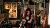 <b>손익 넘긴 ‘군체’, 400만 달성할까</b>