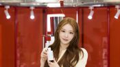 <b>IOI 재결합 청하, 프랑스 니치 향수 ‘줄리엣 해즈 어 건’ 더현대 서울 팝업 오프닝 참석</b>