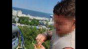 <b>"코미디 영상일 뿐이었는데"…롤러코스터서 치킨너깃 먹은 인플루언서, 평생 출입금지</b>