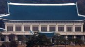 <b>롤러코스터 타는 코스피…靑 "지수 변화에 일희일비 않겠다"</b>
