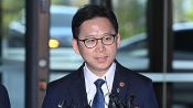 <b>젠슨 황 만난 배경훈 부총리 "한국 피지컬 AI 도약 추진"</b>