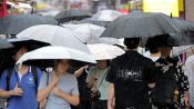 <b>전국 비바람 주의…최고기온 36도 '후텁지근'</b>