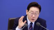 <b>李대통령 “한국 부채 위험 낮아”…IMF 발언 띄우며 긴축론 재반박</b>