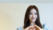 <b>'55세' 김혜수, 사랑스러운 하트 포즈에 러블리 매력…동안 비주얼에 시선 집중</b>