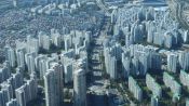 <b>'삼시세끼에 골프치고, 수영·영화까지'...남의 밥값 왜 내냐</b>