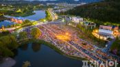 <b>순천만정원 캔들라이트 콘서트 1만 명 운집…"특별한 봄 밤의 추억"</b>