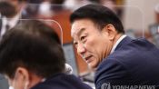 <b>공영홈쇼핑 '쇼호스트 불법 촬영' 논란..."책임 방기"</b>