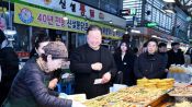 <b>김경일 시장 "전통시장 이용이 상인에겐 큰 힘"…설 맞이 장보기 행보</b>