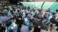 <b>경찰, 잠실 투표소 강제해산 관련 '과잉진압' 피고발</b>
