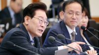 <b>靑, 조국혁신당 반박에 "檢개혁 작은 차이에 쇄말적으로 매달리지 말아야"</b>