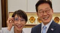李는 선물받은 안경 쓰고, 다카이치는 李안경 빌려 ‘찰칵’