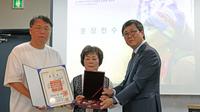 제주올레 길 연 故 서명숙 이사장에 국민훈장 모란장