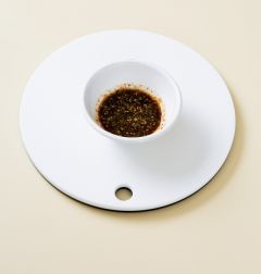 2. 분량의 양념 재료는 골고루 섞는다.
(간장 2, 고춧가루 0.5, 물엿 1, 참기름 1, 깨소금 0.5, 송송 썬 실파 1)