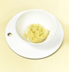 1.고구마는 찜통에 찌거나 오븐에 구워서 익힌후 껍질을 벗기고 먹기 좋게 으깬다.