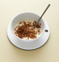 2. 부침가루 반죽에 김치를 넣어 잘 섞는다.