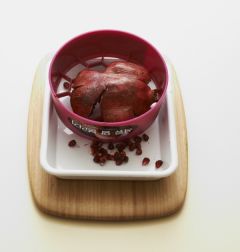 2. 석류는 알을 떼어낸다.