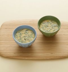 4. 김이 오른 찜통에 10분 정도 찌거나 전자레인지에서 2분 정도 익힌다.