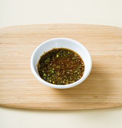 2. 분량의 불고기 양념 재료를 골고루 섞는다. (간장 5, 물엿 2, 설탕 1.5, 맛술 1, 양파(간 것) 1/4컵, 후춧가루 약간)